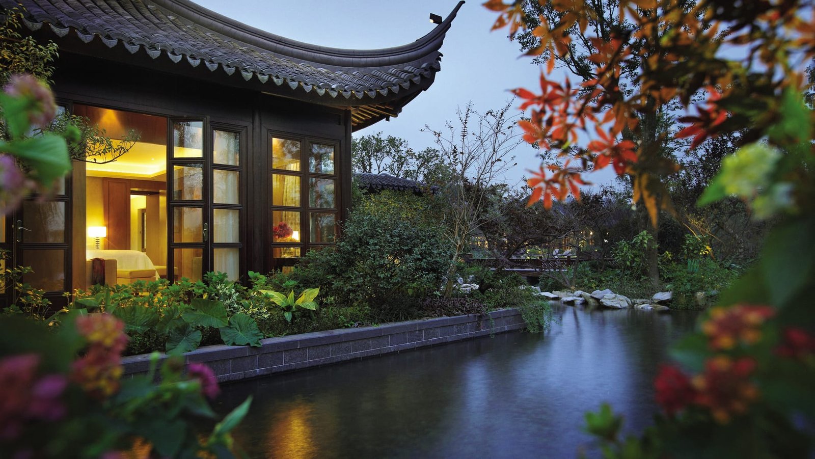 	LUXURY HOTEL & VILLAGE -Four Seasons Hotel Hangzhou at West Lake